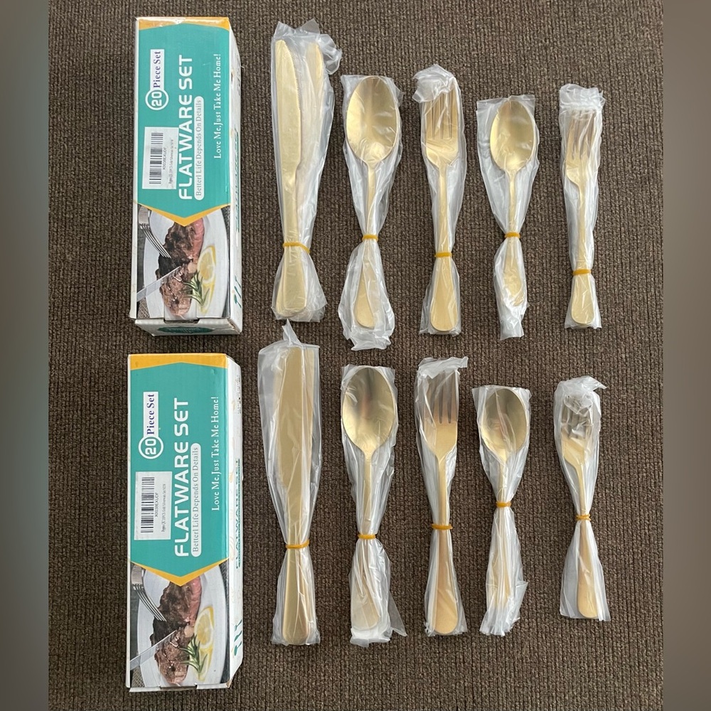 NEW Set of 40 Rygten QU 20 Piece Gold Silverwear Sets
